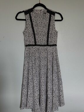 H&M Sleeveless Black and White Printed Fit-and-Flare Dress